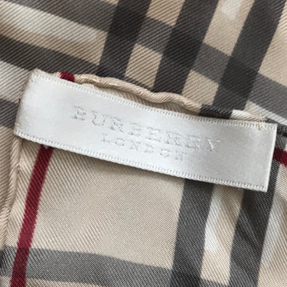 🌸🌺🌷🌹Burberry Scarf